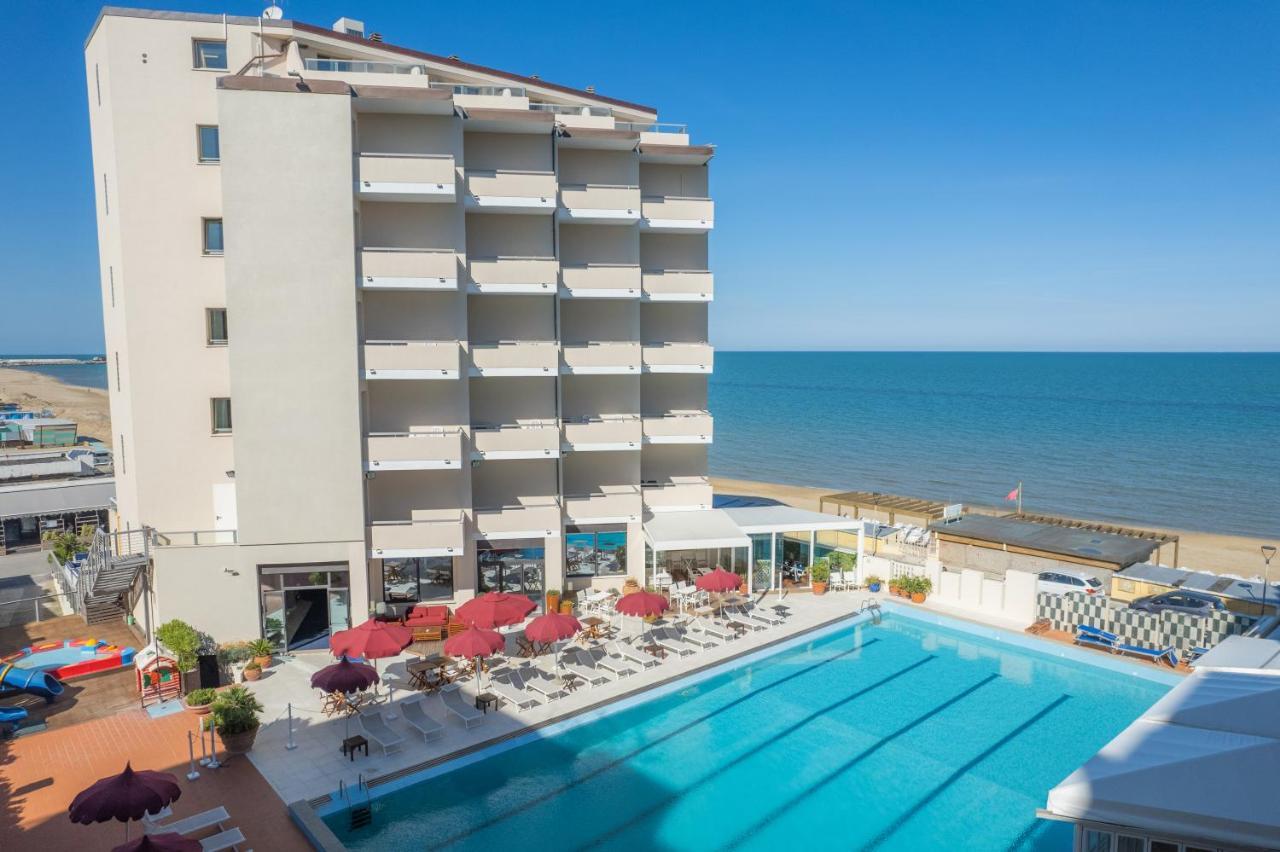 Unahotels Imperial Sport Hotel Pesaro Exterior foto