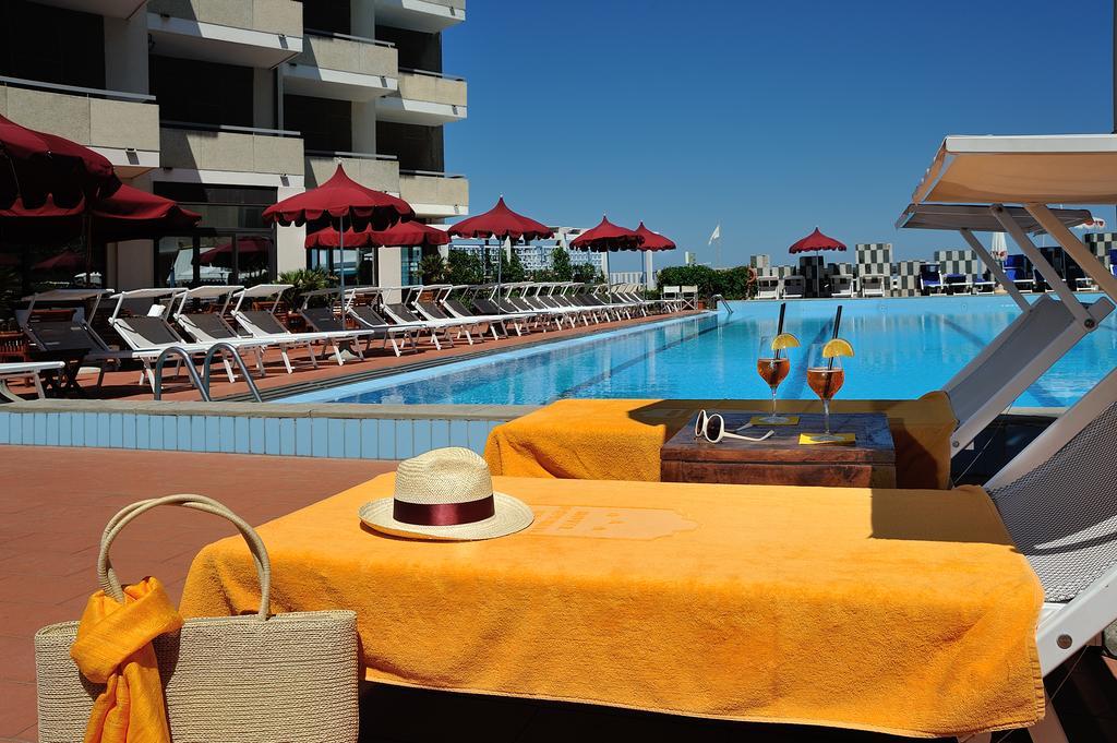 Unahotels Imperial Sport Hotel Pesaro Exterior foto